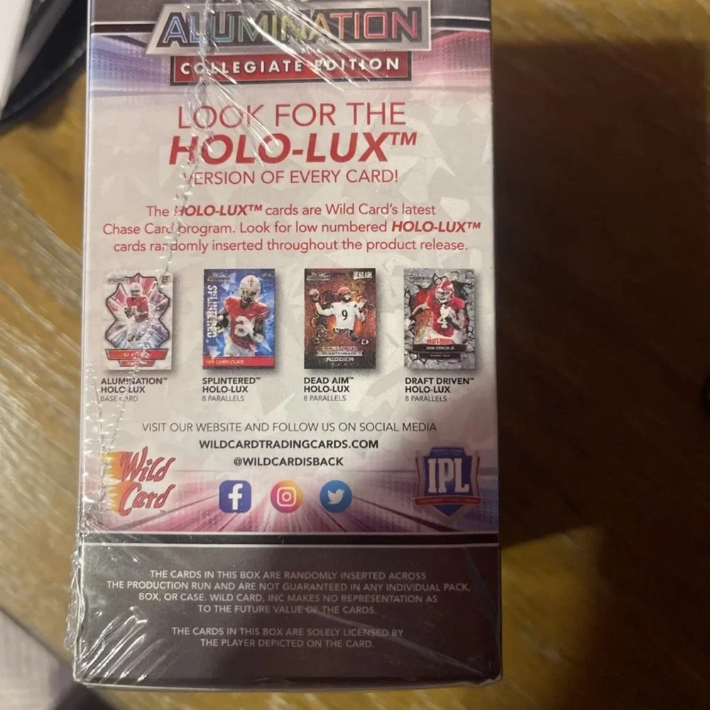 Allumination Collegiate Edition Trading Card Box - Pink - Picture 2 of 4